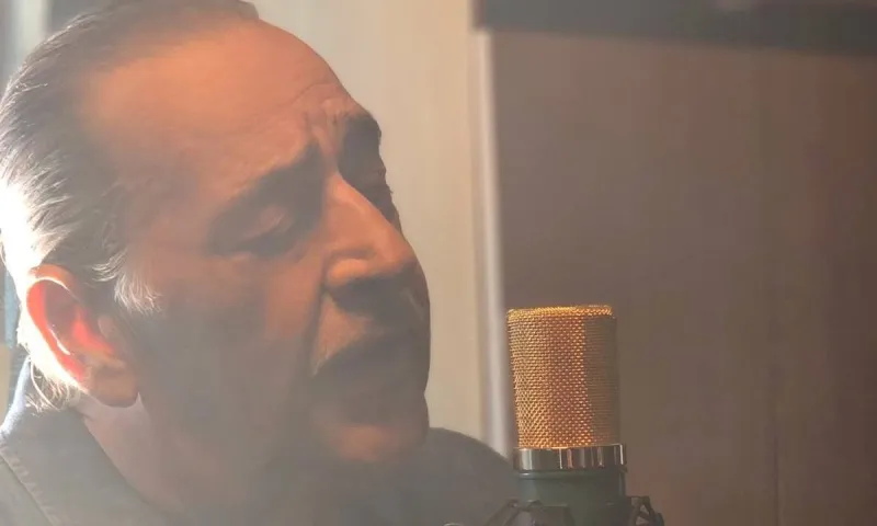 Βασίλης Καρράς: Μόλις έσκασε…