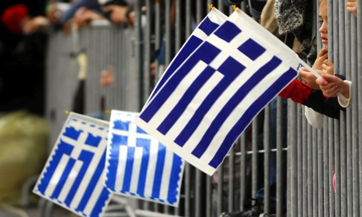 Σχολεία: Το 4ο Γυμνάσιο Ηλιούπολης κάλεσε μαθητές μόνο μίας τάξης στη σχολική εορτή του ΟΧΙ και ανακοίνωσε στους υπόλοιπους να μείνουν σπίτι!