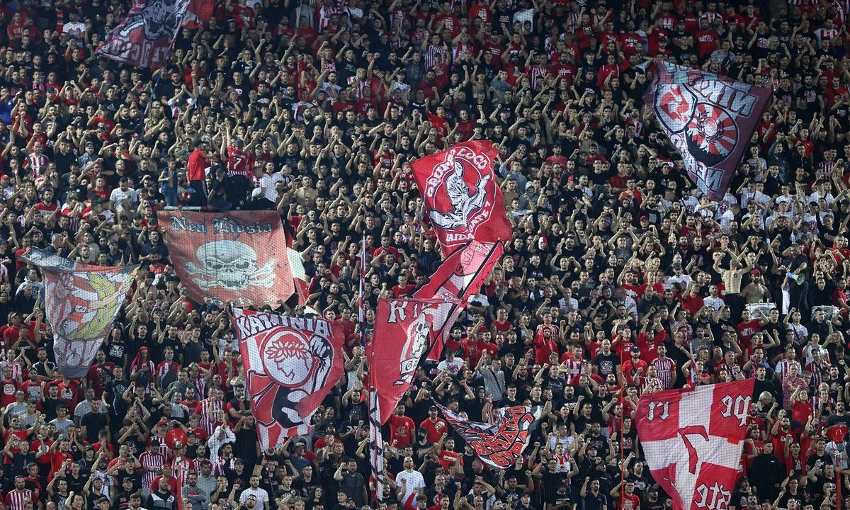 Θύρα 7: Τσάτσοι και Κότες