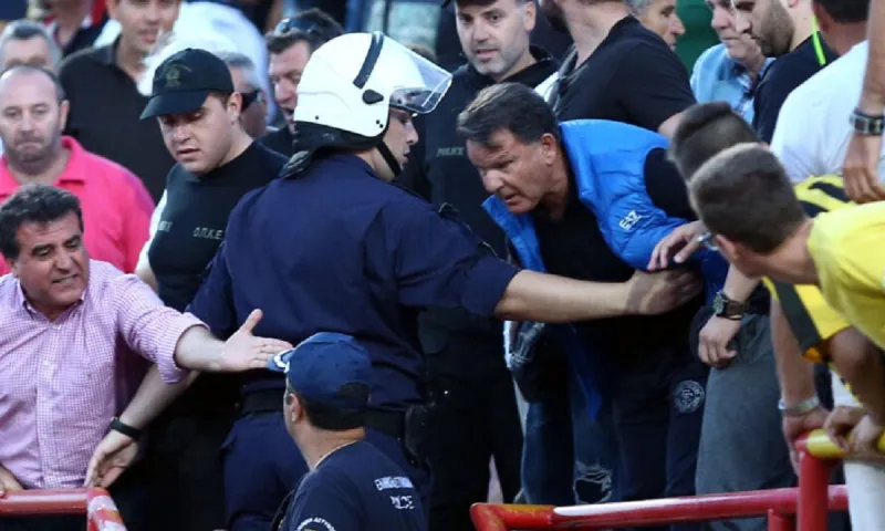 Αλέξης Κούγιας: Έγινε χαμός - Του την έπεσαν οι οπαδοί!