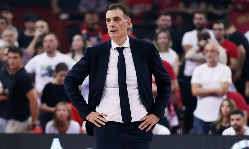 Το χειρότερο για τον Ολυμπιακό είναι ότι φοβήθηκε την ήττα από τον Παναθηναϊκό και τελικά έχασε