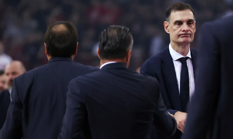Ολυμπιακός: 53 με Αρμάνι, 54 με Παναθηναϊκό, αλλά ο Ναν πήγε απέναντι