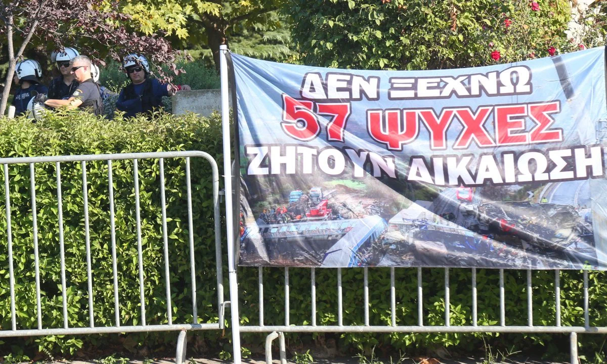 Το έγκλημα στα Τέμπη είναι από αυτά που απαγορεύονται να… παραγραφούν, πολλώ δε να παραγραφούν. Οκτώ μήνες δεν έχει αλλάξει τίποτε.