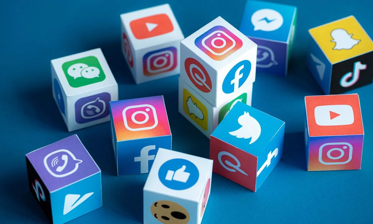 Influencers: Πόσα χρήματα βγάζουν σε Facebook, Instagram και TikTok - Πώς κοστολογούνται;