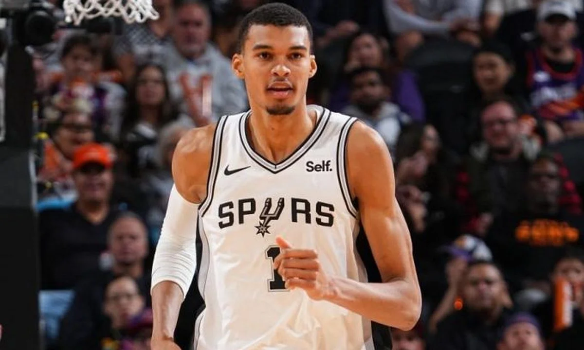NBA Αποτελέσματα: «Μάγεψαν» οι Μάτζικ στην έδρα των Τζαζ - Απίστευτος Ουεμπανιάμα διέλυσε τους Σανς