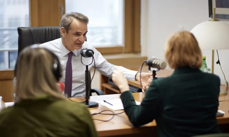 Και ο Κυριάκος Μητσοτάκης βλέπει το 41% ως «πλυντήριο» για υποκλοπές και Τέμπη: «Το σκάνδαλο υποκλοπών κρίθηκε στις εκλογές», είπε στο Politico