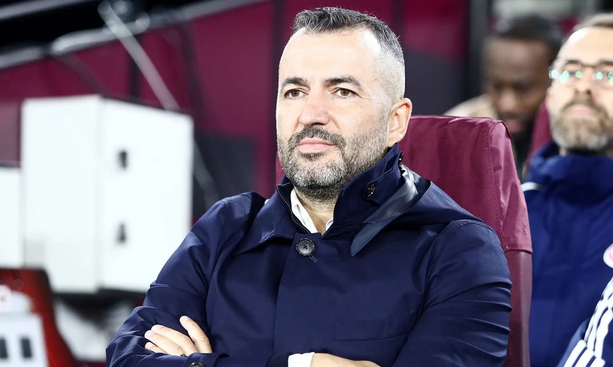 Ολυμπιακός: Η φανέλα με το Νο9 και ο προβληματισμός στους «ερυθρολεύκους»