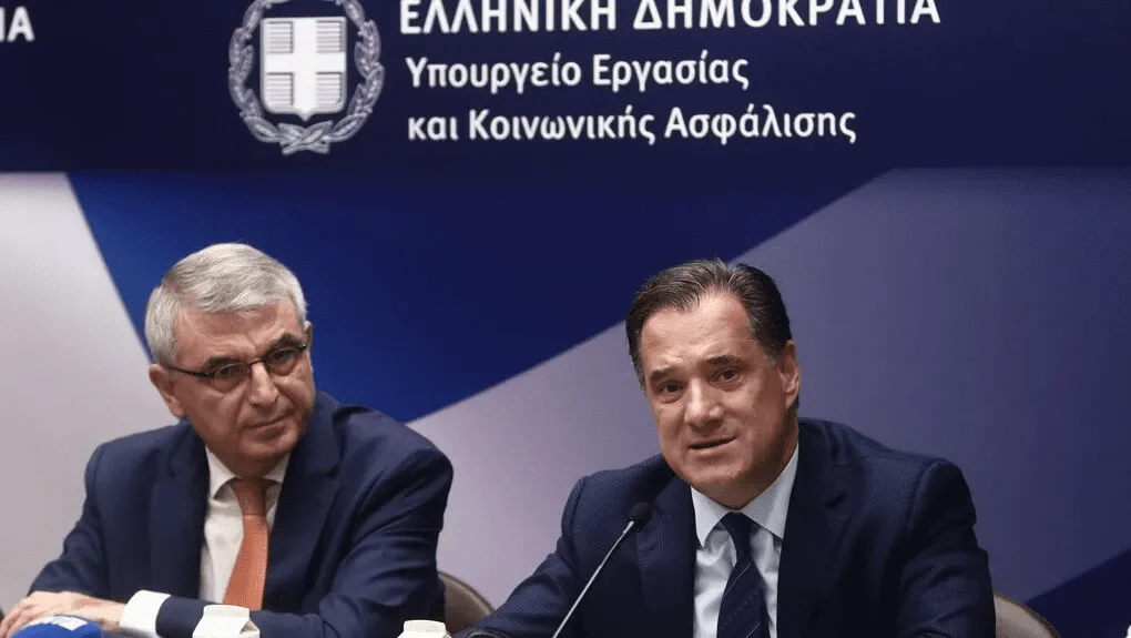 Όλα δείχνουν ότι υπάρχει κρυφή κυβερνητική ατζέντα για αύξηση των ορίων ηλικίας συνταξιοδότησης - Με «τρίπλες» απάντησε ο Α. Γεωργιάδης.