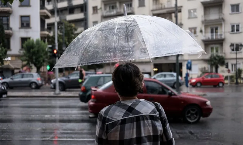 Καιρός: Χαμός με νέο έκτακτο δελτίο – Πτώση της θερμοκρασίας και χιόνια!