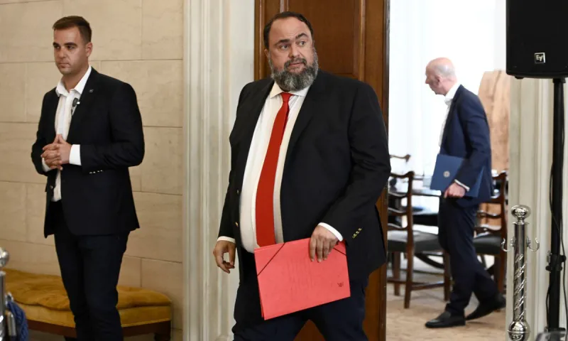 Oλομέτωπη επίθεση Ολυμπιακός και Μαρινάκης στην Κυβέρνηση για όσα συμβαίνουν στο ποδόσφαιρο