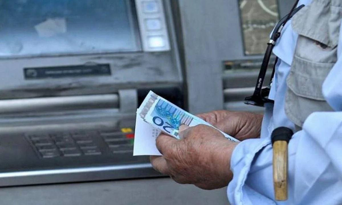 Συντάξεις: Τις 190.000 αναμένεται να αγγίξουν οι αιτήσεις συνταξιοδότησης που θα υποβληθούν έως το τέλος του 2023