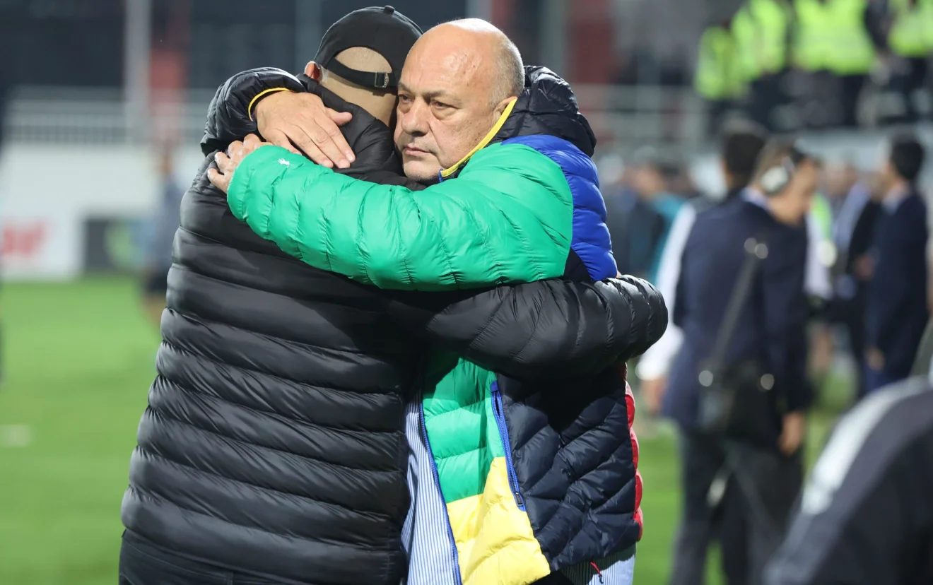 Σε... οίστρο ο Αχιλλέας Μπέος μετά το 1-1 του Βόλου κόντρα στον ΟΦΗ στο Ηράκλειο. Τι είπε στα αποδυτήρια!