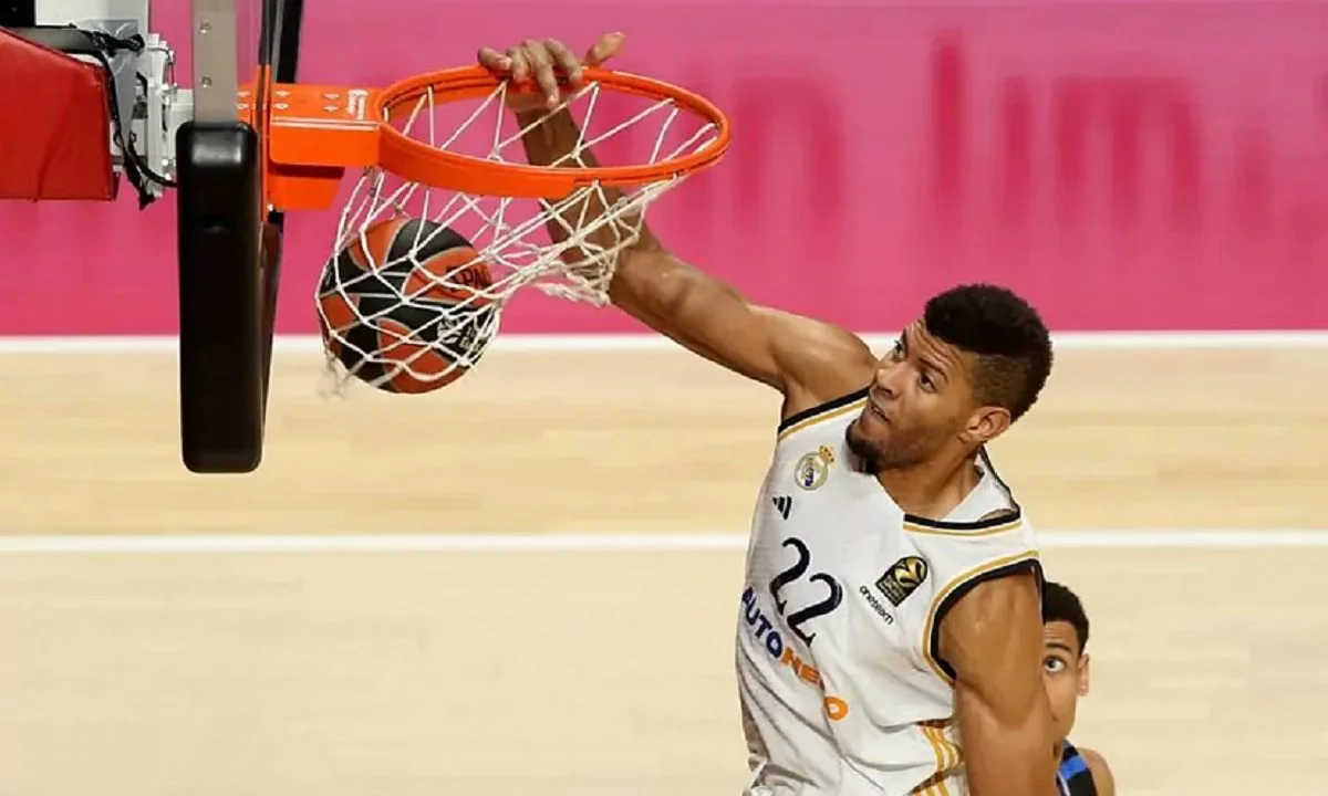 Έτσι διαμορφώθηκε η βαθμολογία της Euroleague με την νίκη της Ρεάλ επί της Μακάμπι με 99-70 σε εξ αναβολής παιχνίδι της 6ης αγωνιστικής.