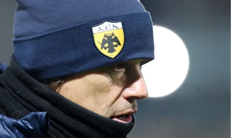 AEK: Το βρετανικό μοντέλο και ο Αλμέιδα