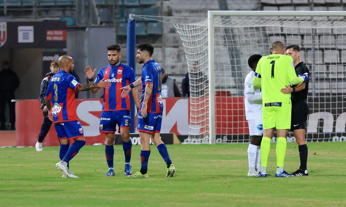 Ο ΝΠΣ Βόλος επικράτησε με 1-0 του Πανσερραϊκού για την 7η αγωνιστική - Δείτε πώς διαμορφώθηκε η βαθμολογία της Super League.