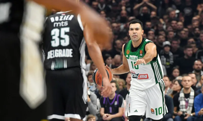 Λείπει ο Σλούκας στον Ολυμπιακό και ο Παναθηναϊκός που τον έχει δεν τον βάζει