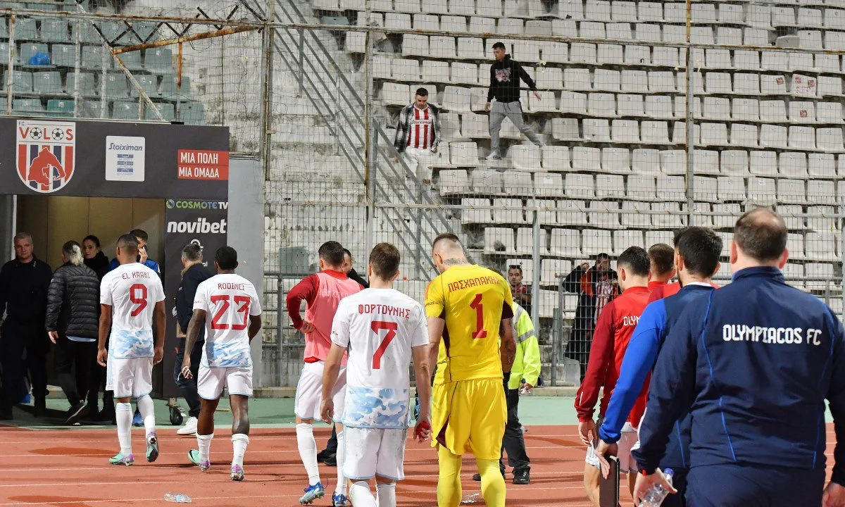 Ο Ολυμπιακός είναι απροστάτευτος από διαιτησία και ανόητους οπαδούς – Φταίει ο Μαρτίνεθ;
