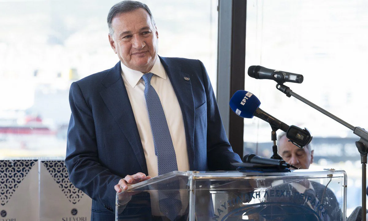Καπράλος στη Ναυτιλιακή Λέσχη Πειραιά: «Οι αθλητές μας χρειάζονται κάθε είδους υποστήριξη»