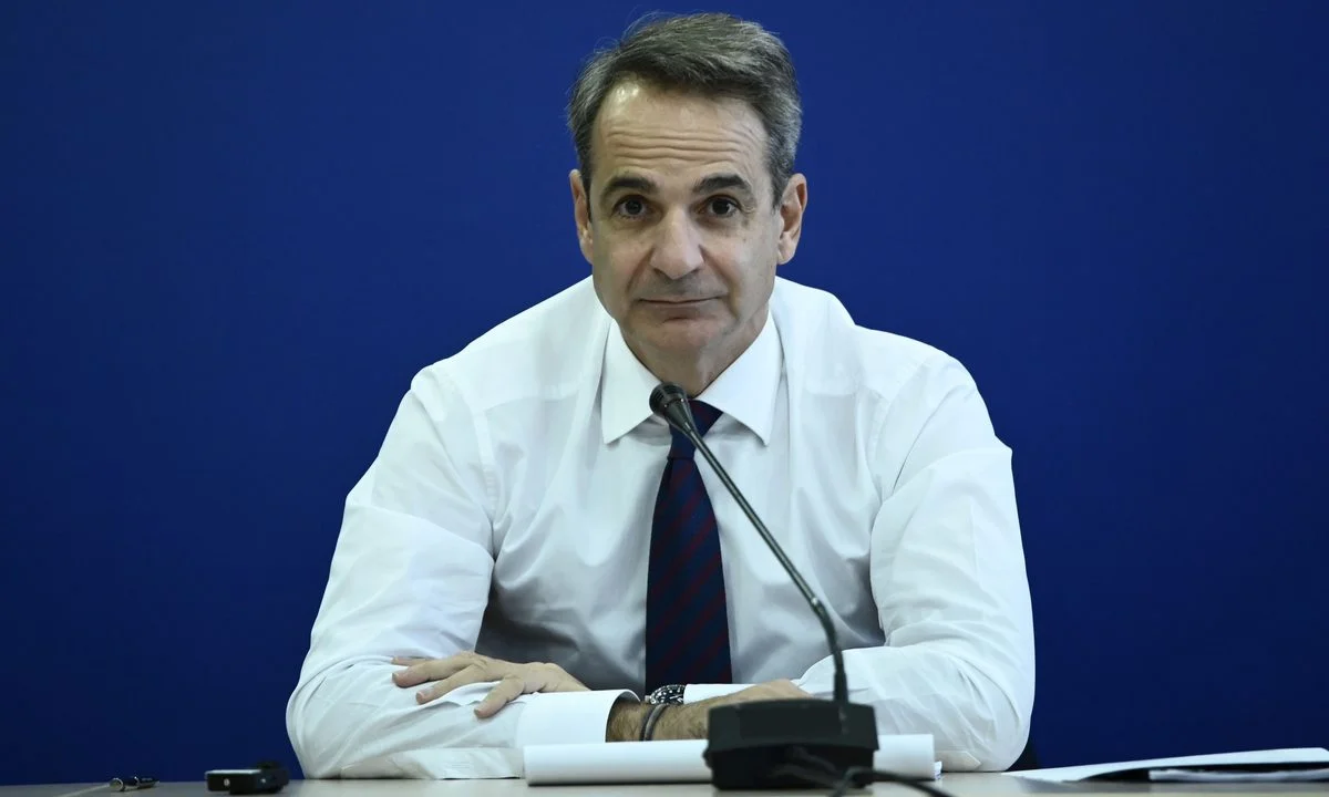 Οργή λαού για τα μέτρα - Έξαλλοι οι οπαδοί