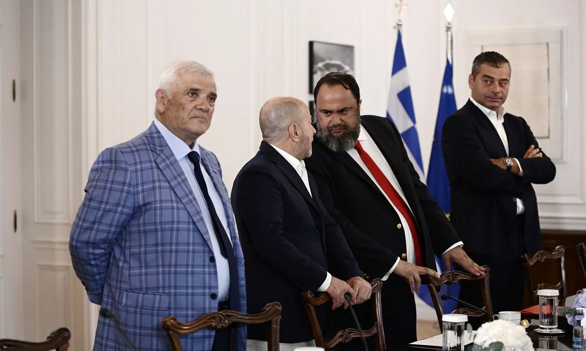 Ο Βαγγέλης Μαρινάκης φαίνεται να έχει πλέον απέναντί του Αλαφούζο, Μελισσανίδη και Σαββίδη στη μάχη του Ελληνικού ποδοσφαίρου