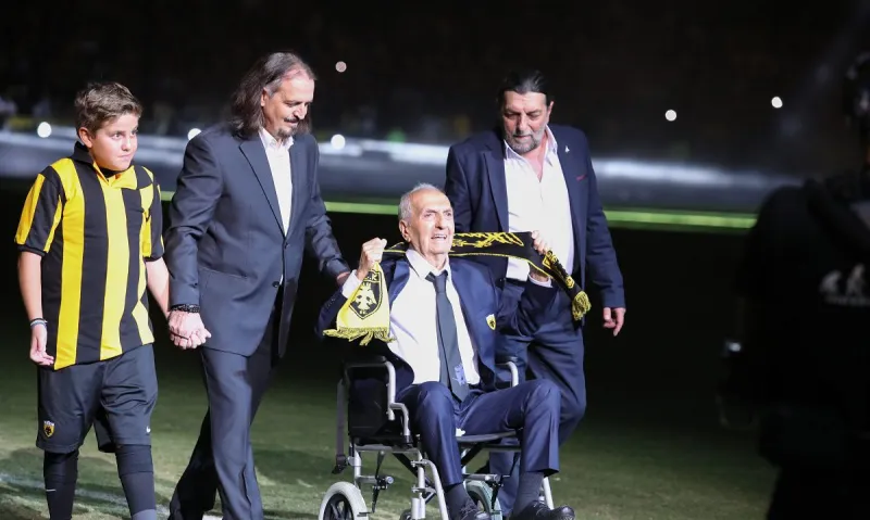 Θρήνος στο Ελληνικό ποδόσφαιρο, «έφυγε» ο μύθος της ΑΕΚ Κώστας Νεστορίδης!