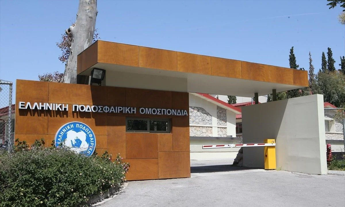 Διαιτησία: Τελικά θα έρχονται ή όχι ξένοι διαιτητές; Η ΕΠΟ διαψεύδει. Οι διαιτητές αυτό κατάλαβαν. Το μήνυμα που στάλθηκε στον Φρόιντφελντ