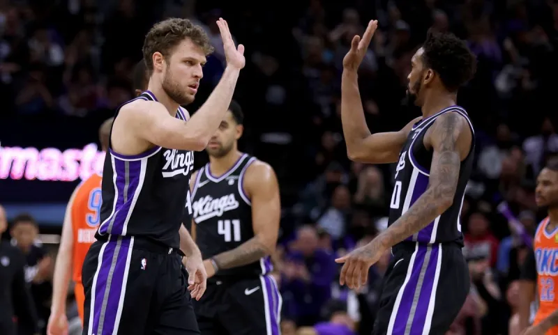 NBA Αποτελέσματα: Στα «ρηχά» ο Βεζένκοφ στη νίκη των Κινγκς - Έγραψε ιστορία ο Γιόκιτς! (vids)
