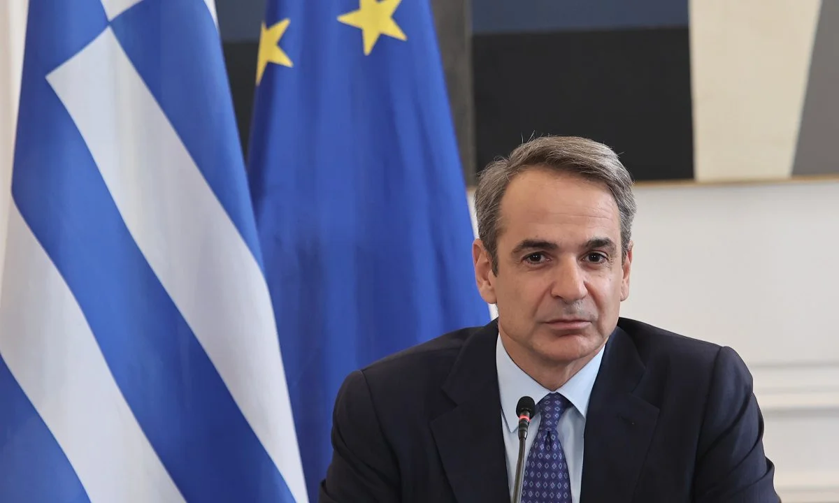 Οπαδική βία: Επιθετικο μάρκετινγκ σε OTE και NOVA η Κυβέρνηση μετά το μέτρο για «λουκέτο» στις εξέδρες των ποδοσφαιρικών γηπέδων!
