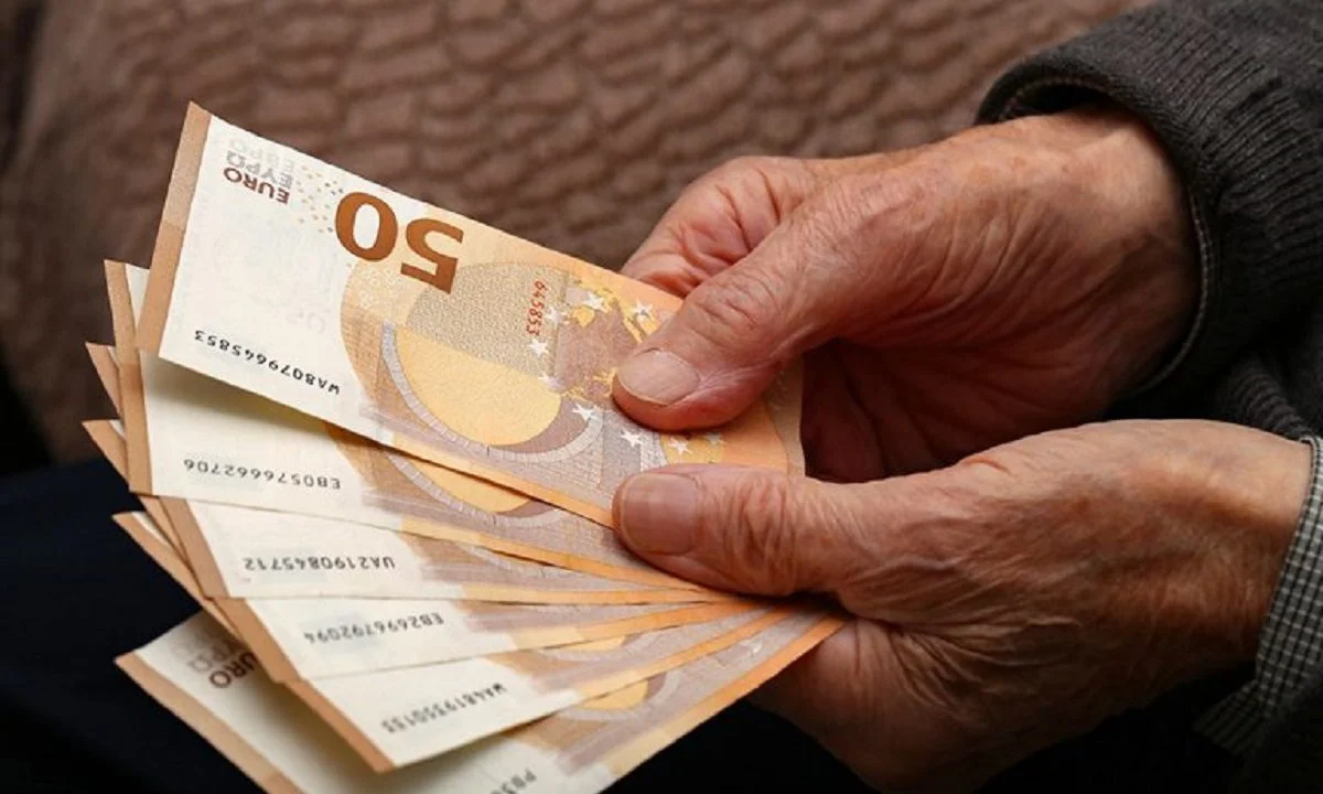 Συνταξιούχοι: Μπέρδεμα με τις αυξήσεις - Τι γίνεται με τις συντάξεις του Ιανουαρίου