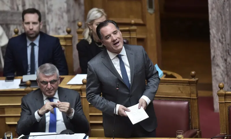 Νοητικά άλματα του Άδωνι Γεωργιάδη για το μεταναστευτικό προκαλούν τρόμο