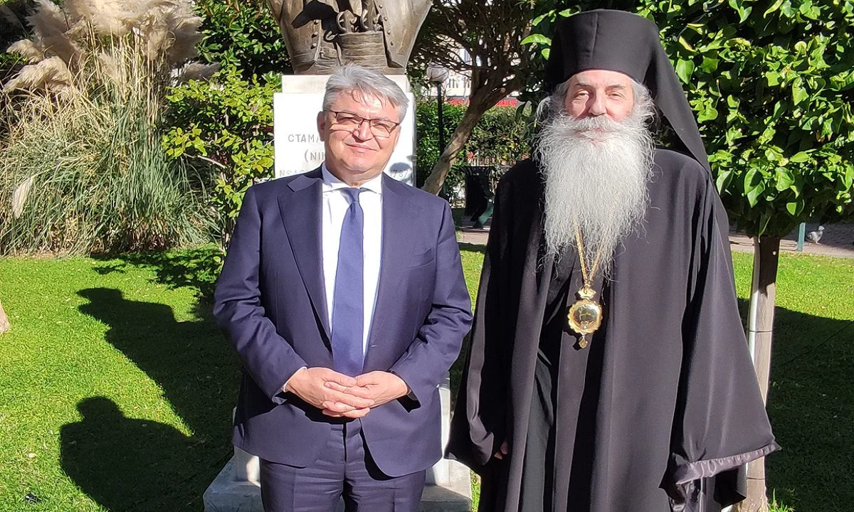 Δημήτρης Νατσιός: Ο πρόεδρος της ΝΙΚΗΣ στο γηροκομείο Πειραιώς