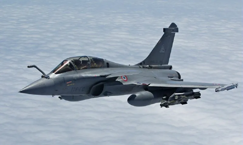 Rafale: Τρέλα με τα γαλλικά μαχητικά – Δείχνουν βίντεο στα σχολεια και υποδέχονται τους πιλότους σαν σούπερ ήρωες