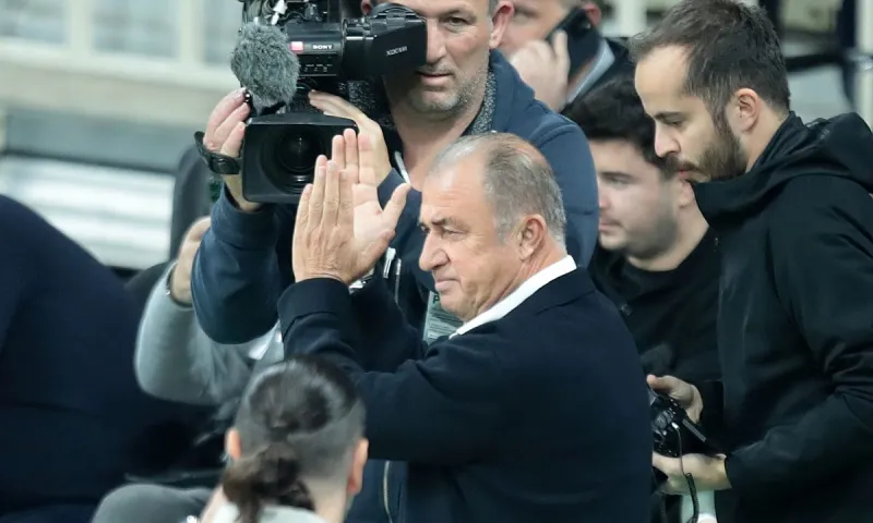Φατίχ Τερίμ: Αποθέωση στο ΟΑΚΑ