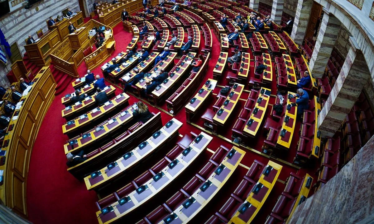 Δείτε αναλυτικά που κυμαίνονται οι καθαροί μισθοί για υπουργούς, βουλευτές, δηµάρχους και διοικητές