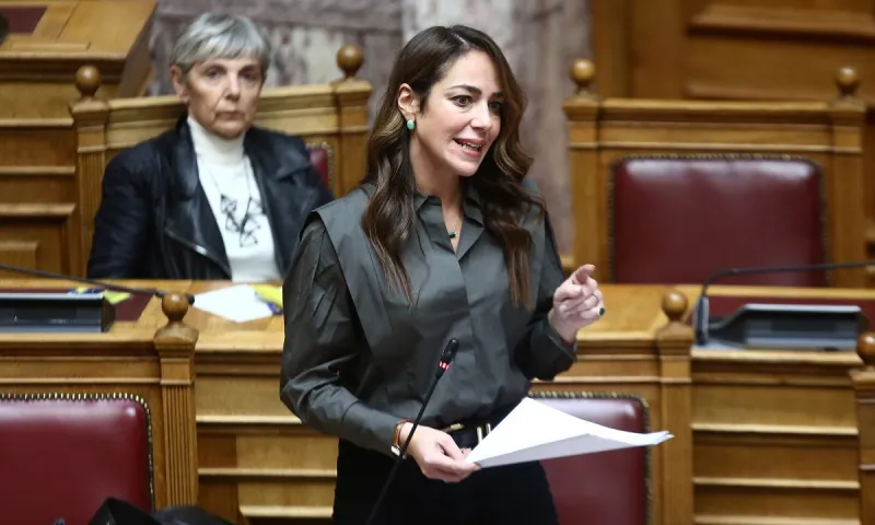 Απίστευτο: Νέα Υπουργός Εργασίας η Δόμνα Μιχαηλίδου με τους μαραθωνοδρόμους μαθητές και την επίθεση στο Δημήτρη Νατσιό