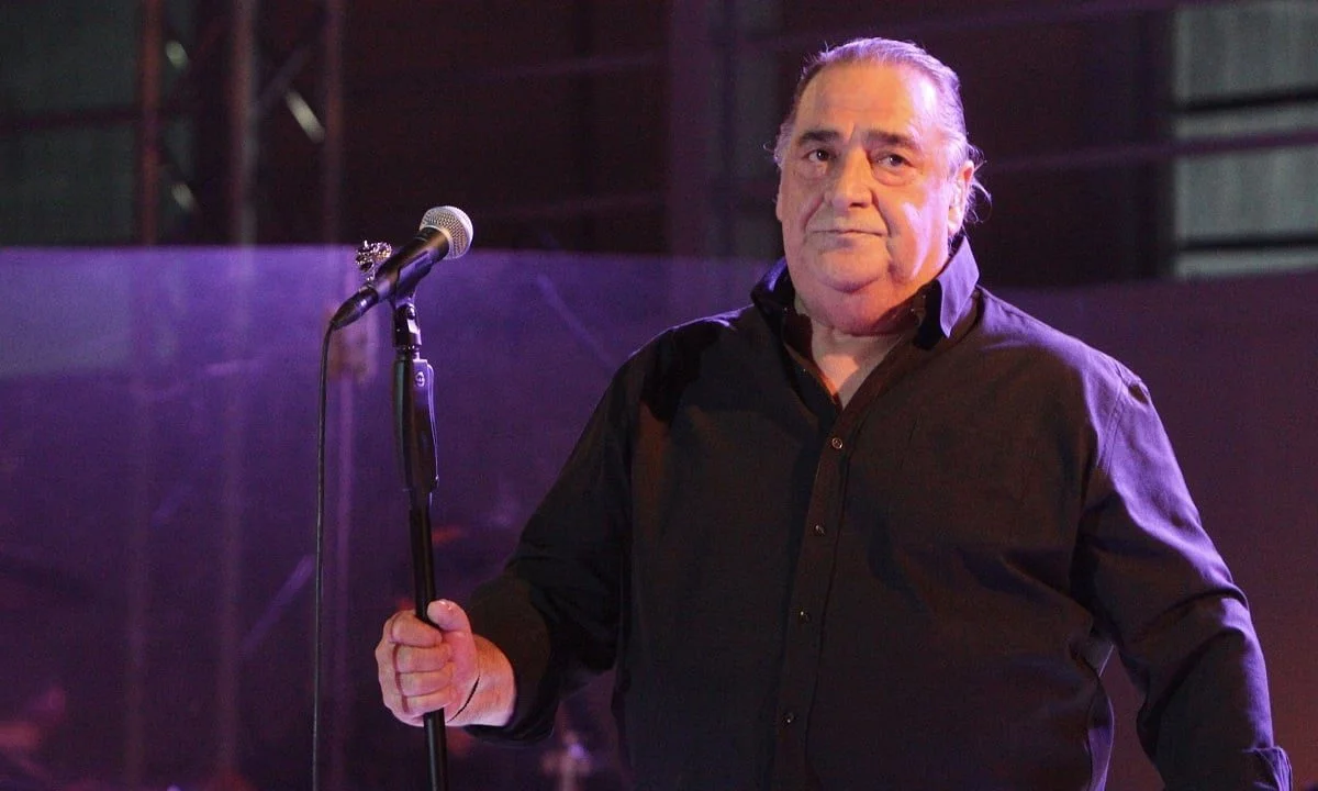 Βασίλης Καρράς: Αυτός θα είναι ο τίτλος της βιογραφίας του!