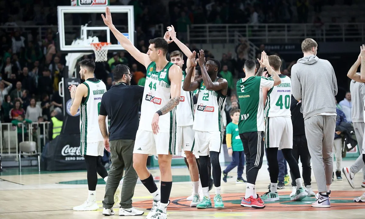 Βαθμολογία Basket League: Πώς διαμορφώθηκε η κατάταξη μετά τις νίκες Ολυμπιακού και Παναθηναϊκού επί ΑΕΚ και Περιστερίου αντίστοιχα.