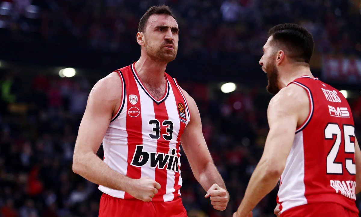 Ο Μιλουτίνοφ είναι εδώ! - Απίθανο double-double στο ημίχρονο με Μακάμπι