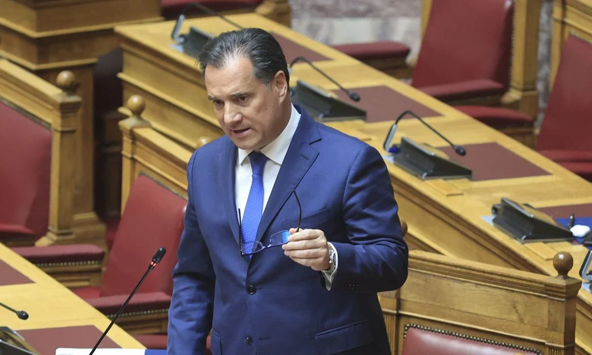 Ο Άδωνις «συμφιλιώθηκε» με τους ανεμβολίαστους, για να τους ενημερώσει κατόπιν ότι δεν θα επιστραφεί ούτε δεκάρα απ' τα πρόστιμα!