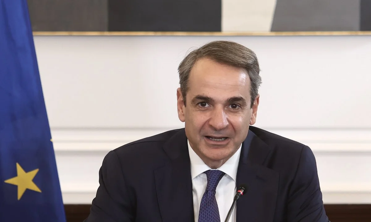 Κυριάκος Μητσοτάκης: Κουρελόχαρτο το Σύνταγμα - Αναφερόμαστε σε επιλογές της πολιτείας και όχι σε θεολογικές πεποιθήσεις είπε για τον γάμο ομοφύλων