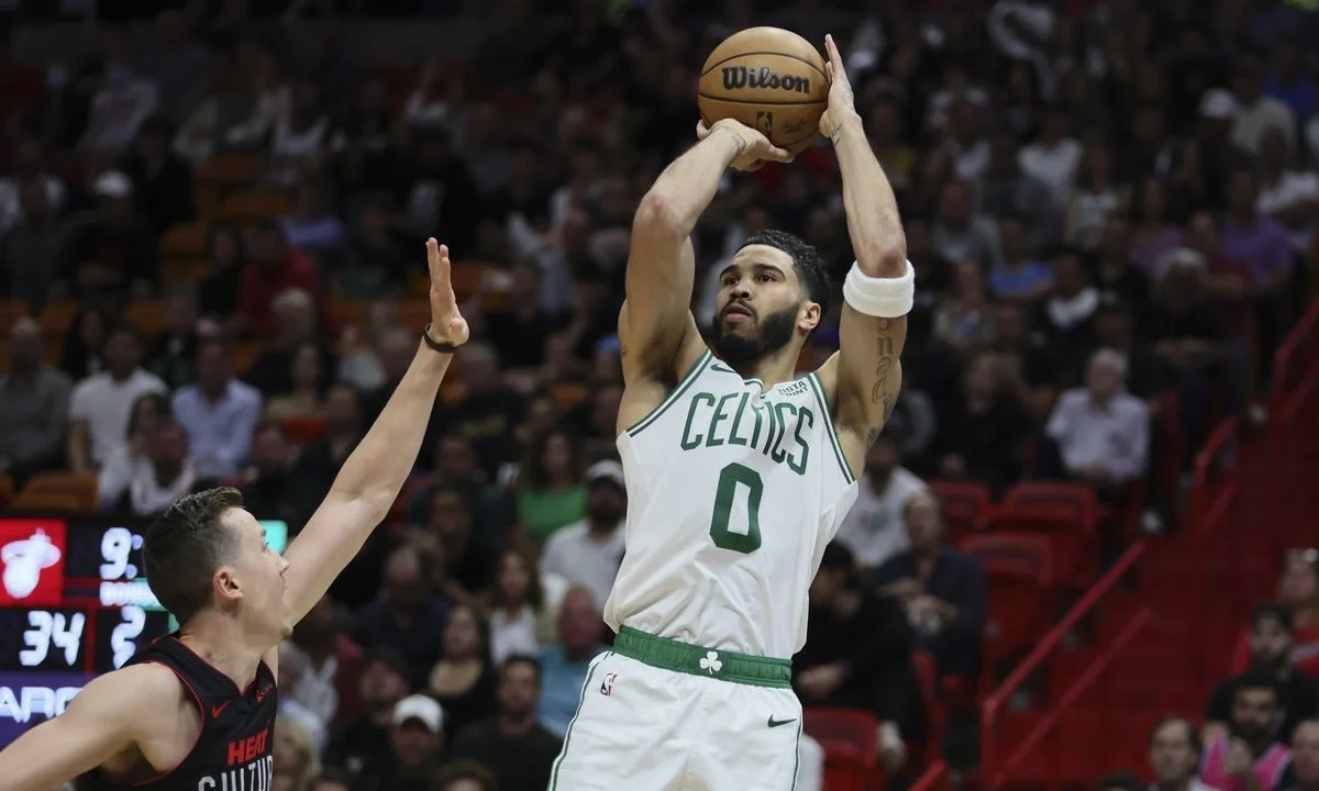 NBA Αποτελέσματα: Με πλούσιο θέαμα και αρκετά ενδιαφέροντα ματς συνεχίστηκε η δράση στο ΝΒΑ τα ξημερώματα της Παρασκευής (26/1).