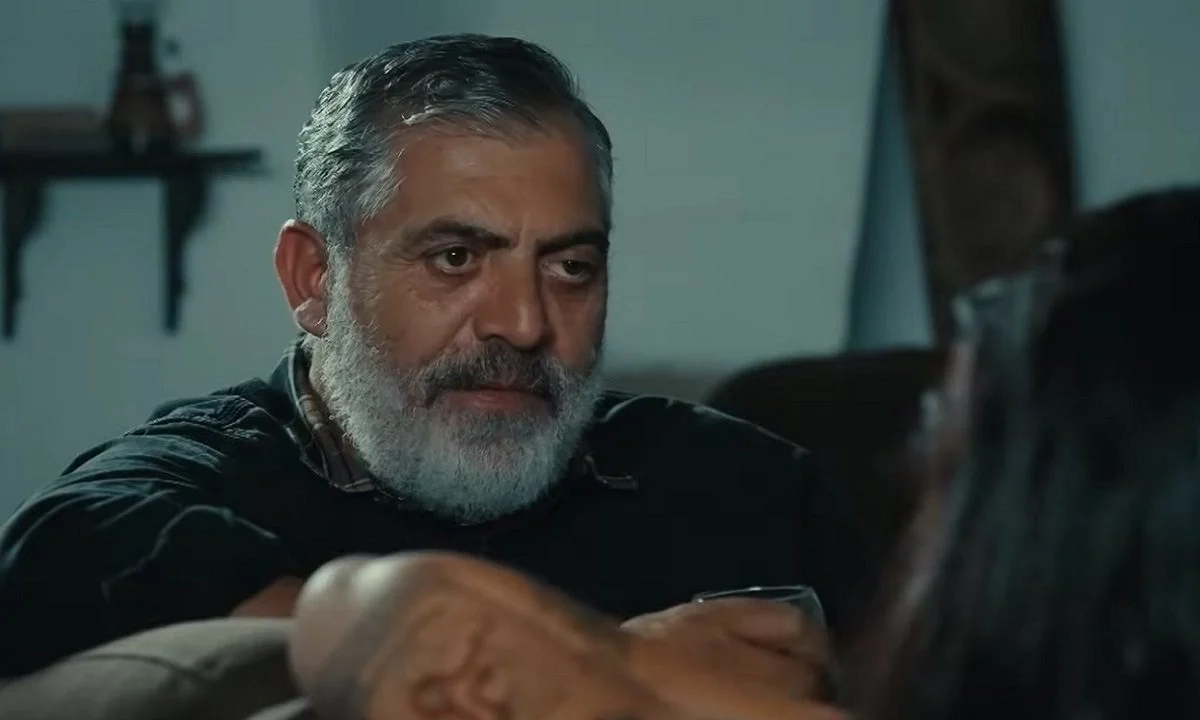 Η γη της ελιάς επόμενα επεισόδια: Ο Δημοσθένης απαγορεύει στη Ξένια να θηλάσει το μωρό!