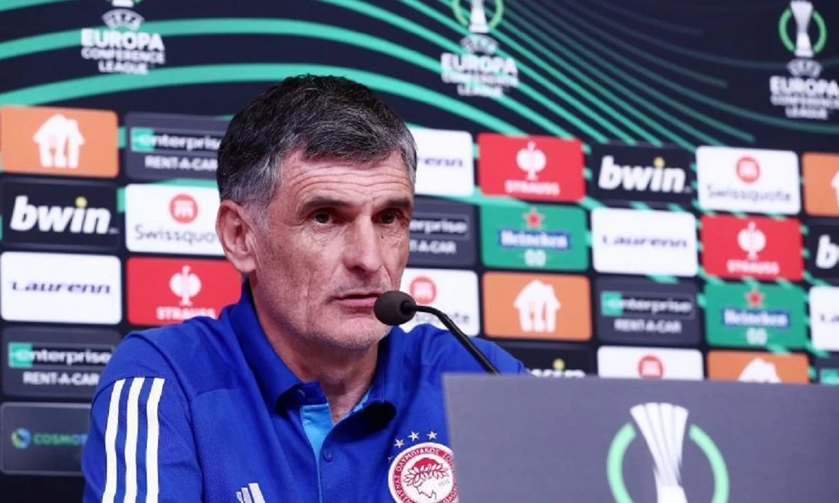 Ολυμπιακός: Εκτός οι Τσικίνιο-Ποντένσε, μέσα ο Καρβάλιο, με 4-3-3 η διάταξη του Μεντιλίμπαρ