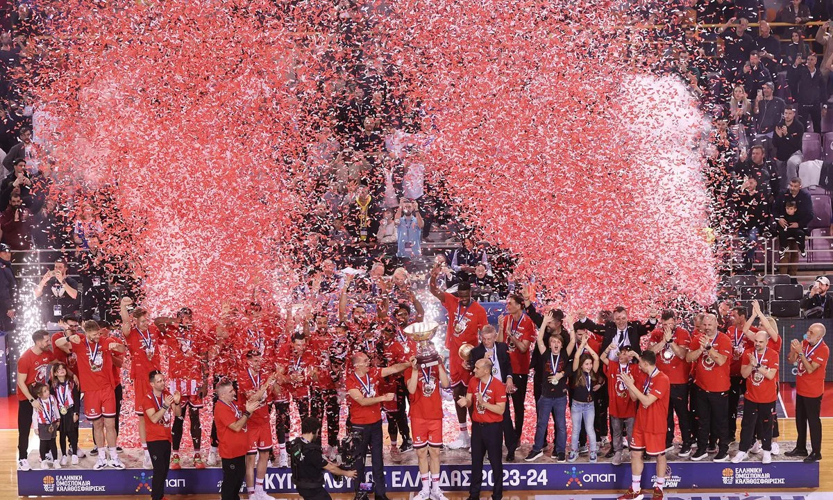 ΟΠΑΠ Final 8: Οι τελικοί σε Άνδρες και Γυναίκες πραγματοποιήθηκαν την Κυριακή (18/2) με νικήτριες ομάδες τον Ολυμπιακό και τον Παναθηναϊκό