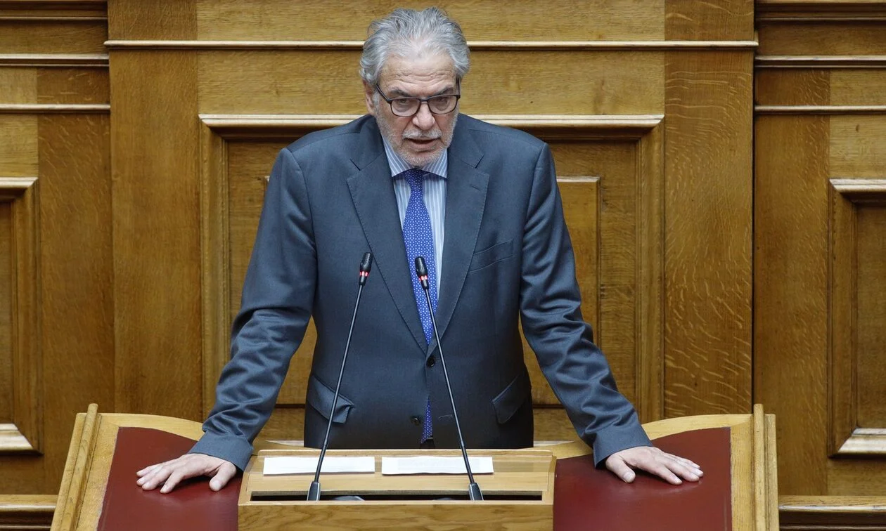 Ούτε λέξη δεν έχει ειπωθεί από πλευράς Μαξίμου για την άθλια δήλωση του Χ. Στυλιανίδη - Η κυβέρνηση «σιγοντάρει» το κλίμα ενδοτισμού.