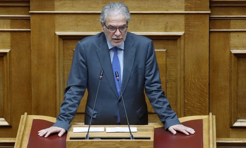 Πολιτικοί «νάνοι» και στα εθνικά: Η κυβέρνηση καλύπτει πλήρως τη χυδαία δήλωση Στυλιανίδη ότι «η μισή Κύπρος είναι Τουρκική»