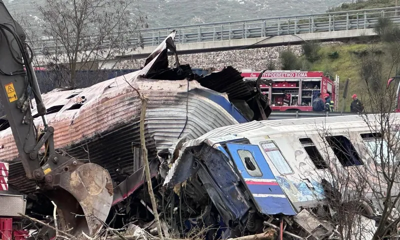 Τέμπη: Στοιχεία «φωτιά» από νέο πόρισμα - Το μπάζωμα αλλοίωσε το σημείο σύγκρουσης - Καύσιμα και διαλύτες εξηγούν τη μεγάλη έκρηξη