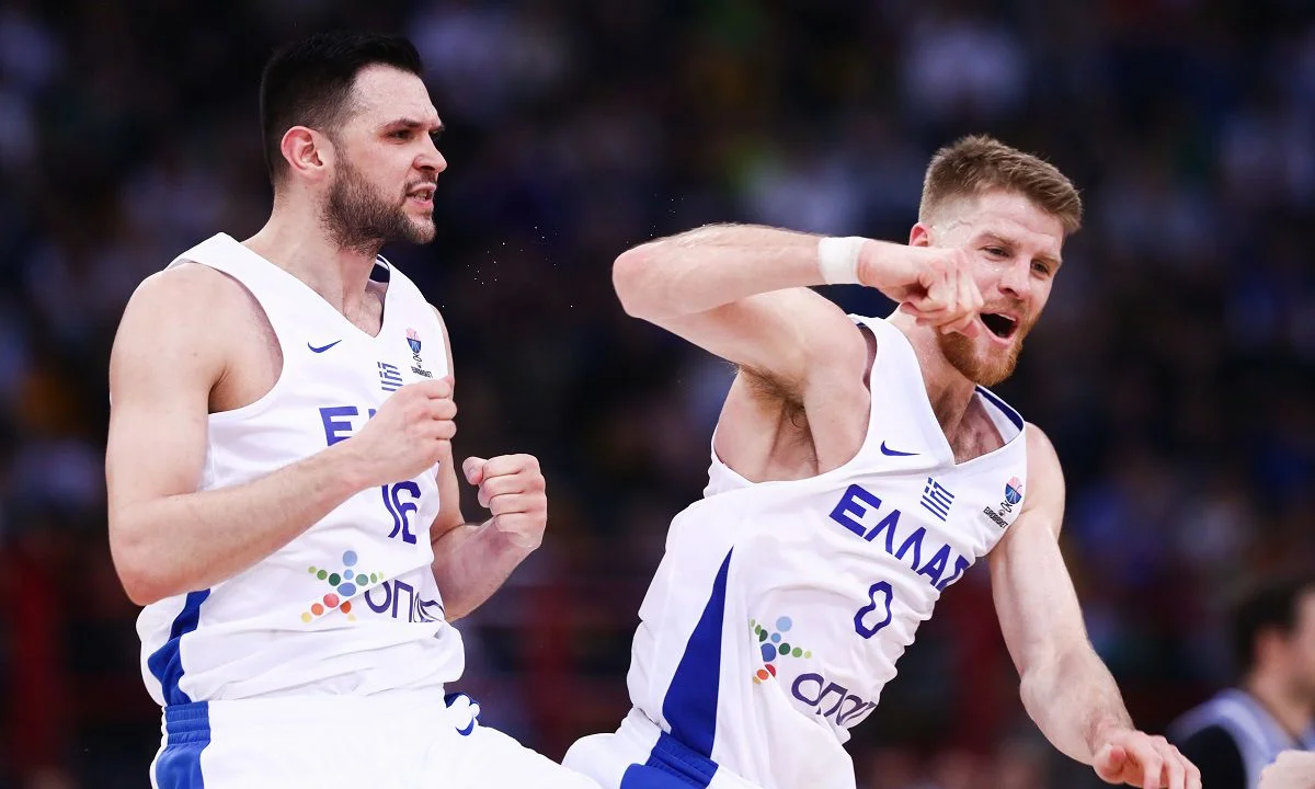 Η Εθνική νίκησε την Τσεχία στο γεμάτο ΣΕΦ με 72-64, για την 1η αγωνιστική των προκριματικών του Ευρωμπάσκετ 2025. Ντεμπούτο για Σπανούλη.