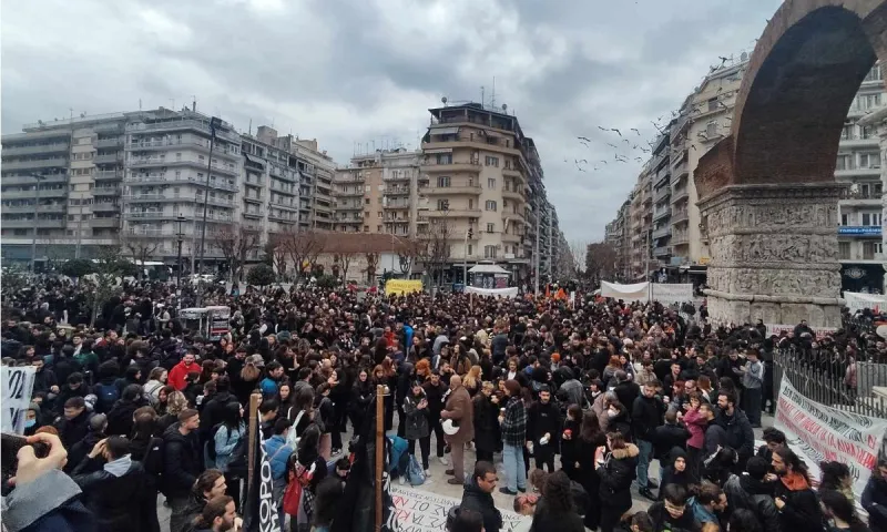 Τέμπη: Χαμός στη Θεσσαλονίκη - Γεμάτη η Καμάρα!