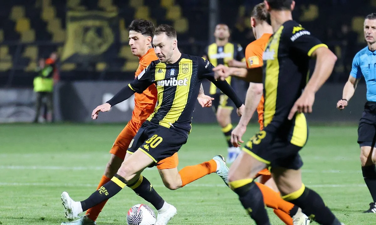Η ΑΕΚ γύρισε το ματς από 2-1 σε 2-3 αλλά ο Μορόν με πέναλτι στις καθυστερήσεις έκανε το τελικό 3-3 που έριξε την Ένωση από την κορυφή